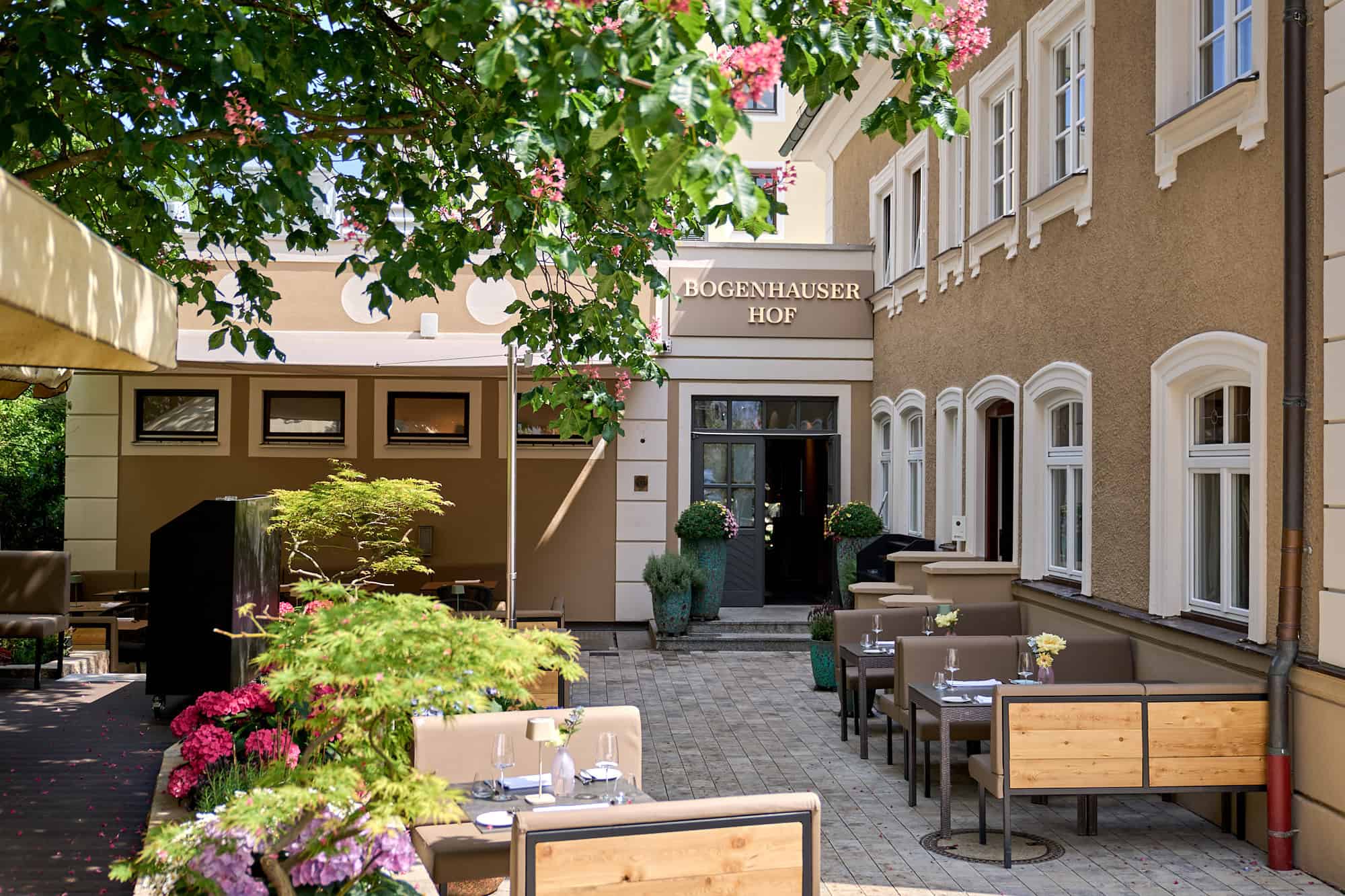 Bogenhauser Hof Große Terrasse - Innenhof - München Eventlocation